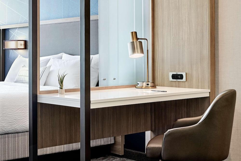 Springhill Dallas Dfw Airport South/centreport 3*