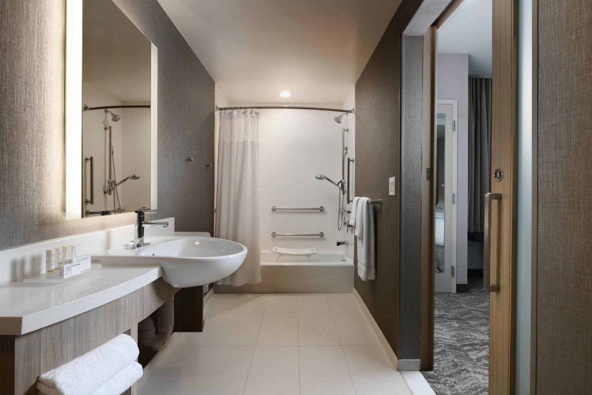 Springhill Dallas Dfw Airport South/centreport 3*