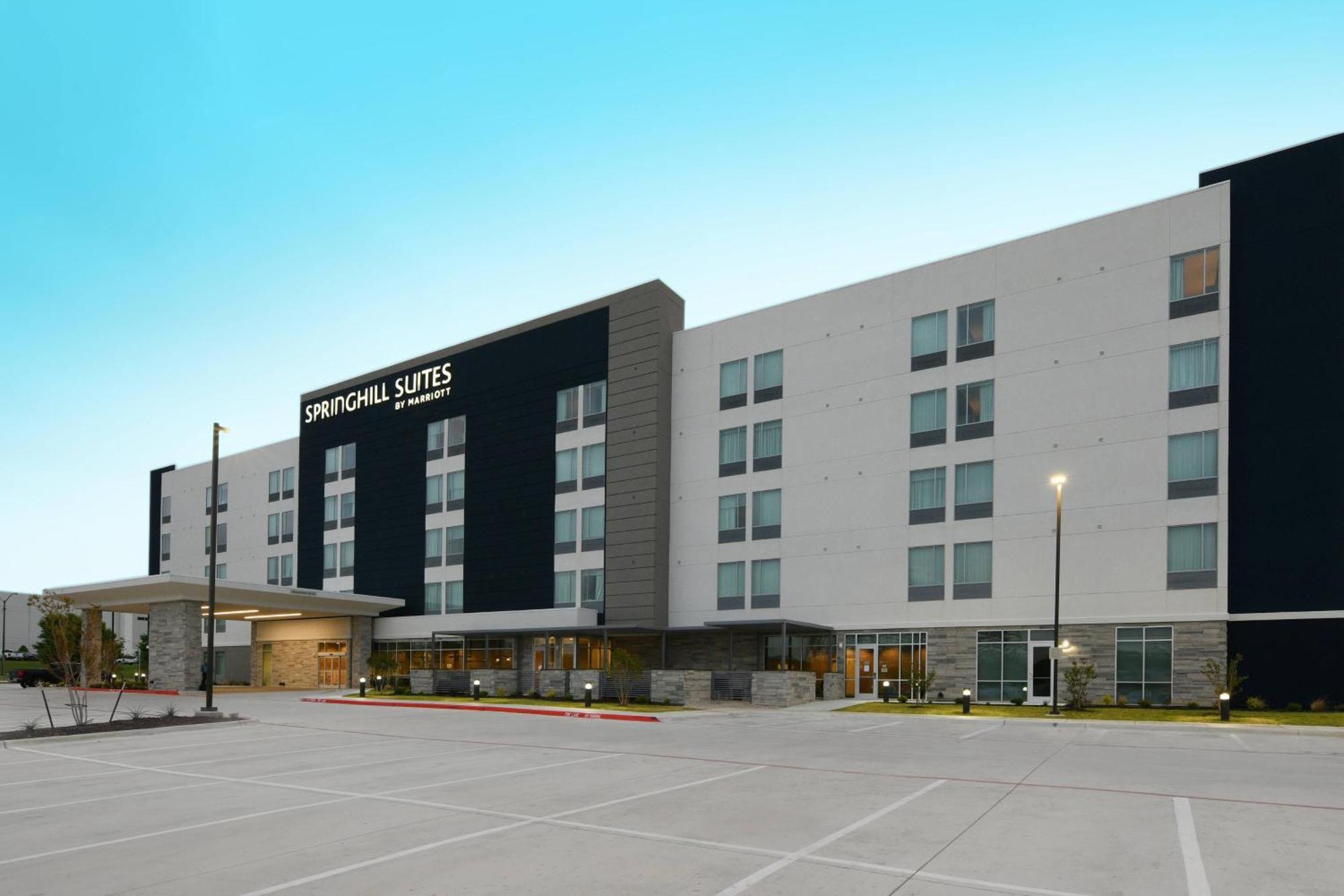 Springhill Dallas Dfw Airport South/centreport Hotel 3*