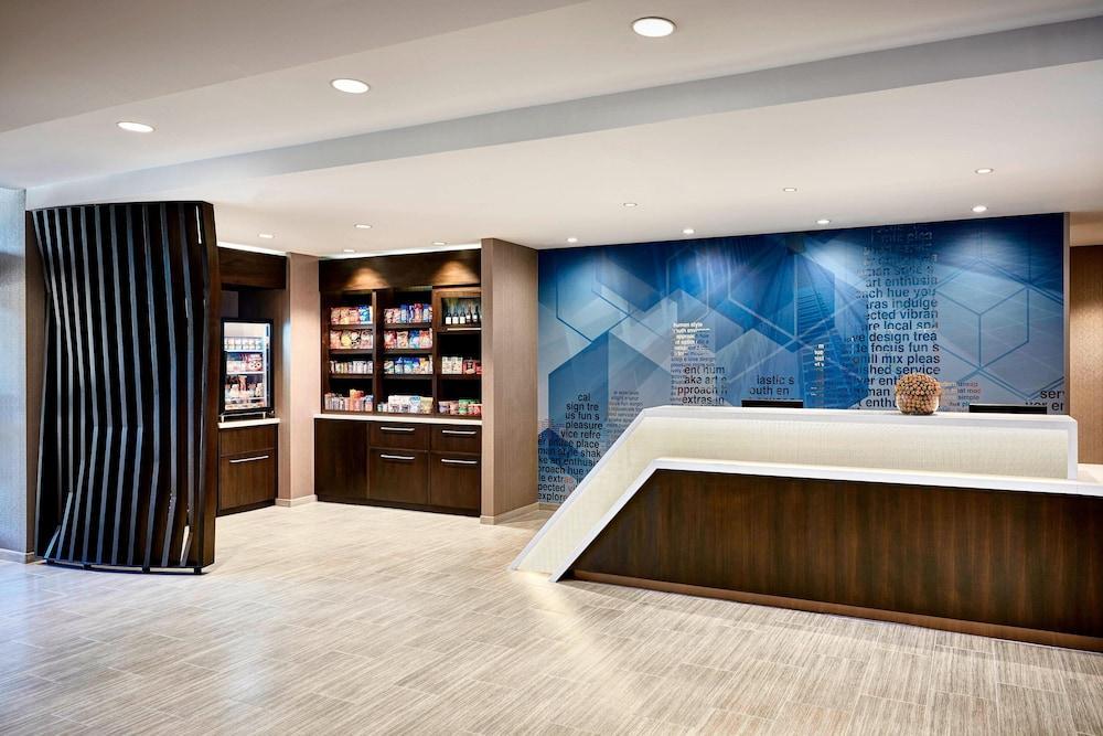 Springhill Dallas Dfw Airport South/centreport Hotel